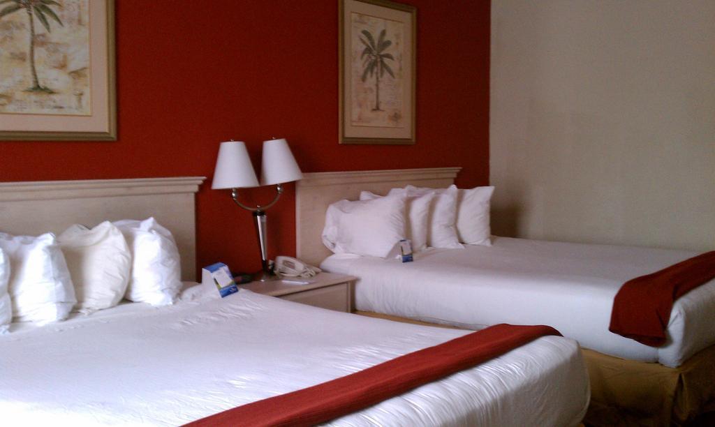 Red Roof Inn Йемасий Стая снимка